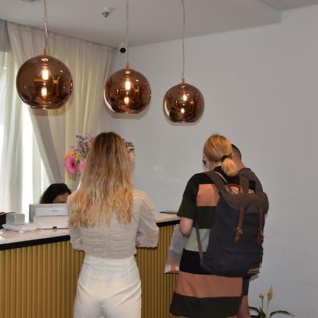 Hotel Ergi'S Дуррес Екстер'єр фото