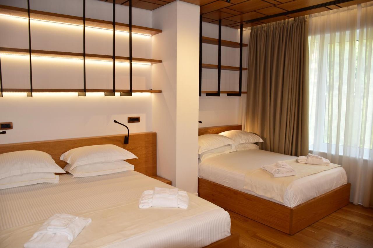 Hotel Ergi'S Дуррес Екстер'єр фото
