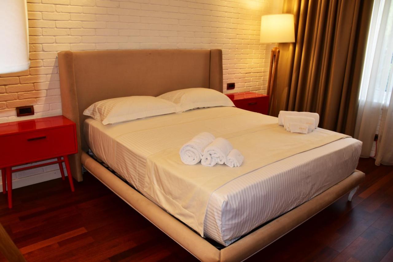 Hotel Ergi'S Дуррес Екстер'єр фото