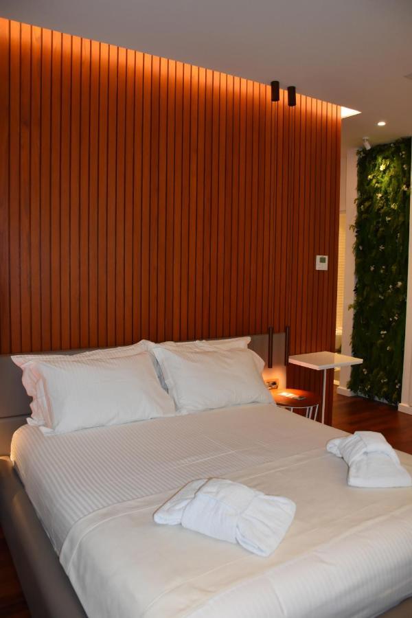 Hotel Ergi'S Дуррес Екстер'єр фото