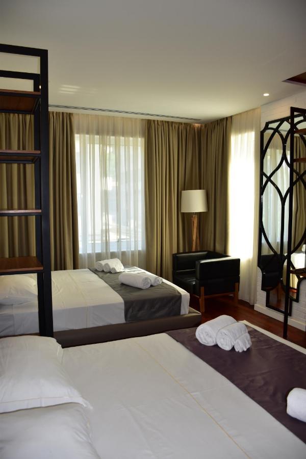 Hotel Ergi'S Дуррес Екстер'єр фото