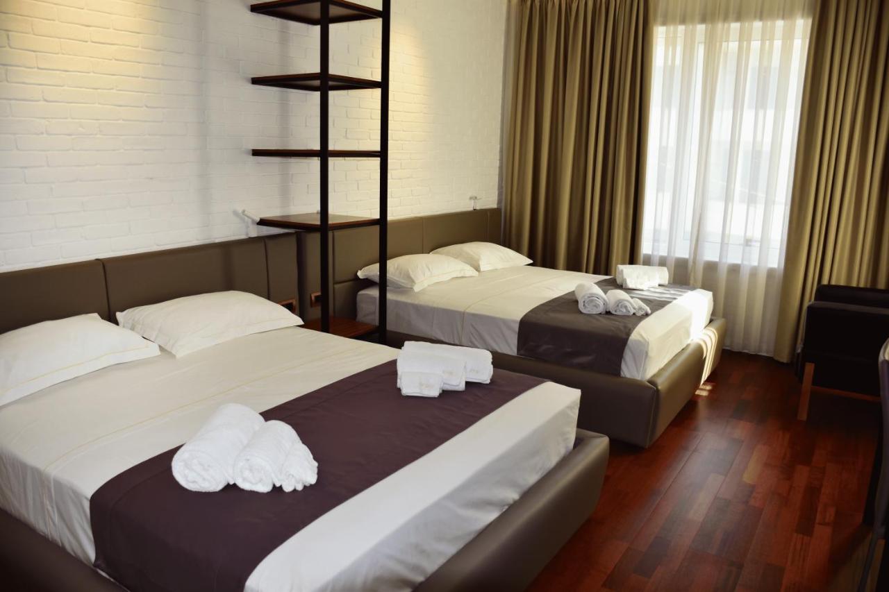 Hotel Ergi'S Дуррес Екстер'єр фото